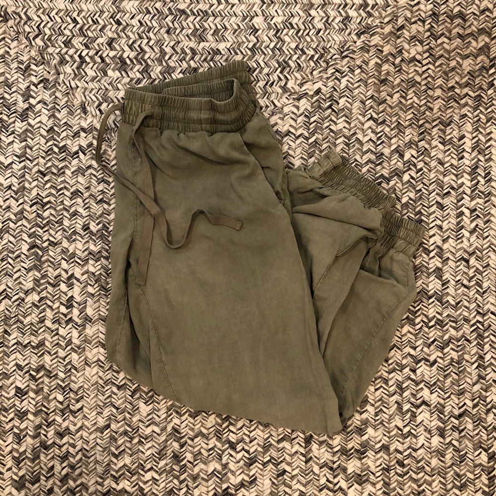 ARMY GREEN JOGGER PANTS
